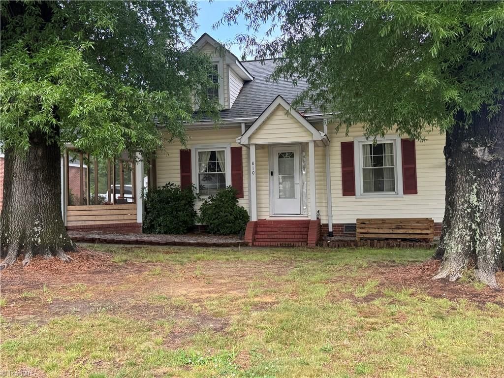Photo of 810 N Main Street, Walnut Cove, NC 27052 (MLS # 1222050)