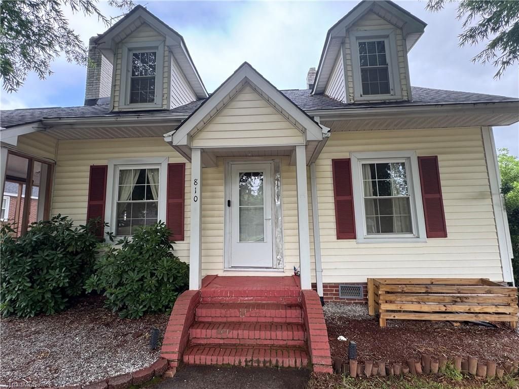 Photo of 810 N Main Street, Walnut Cove, NC 27052 (MLS # 1222050)