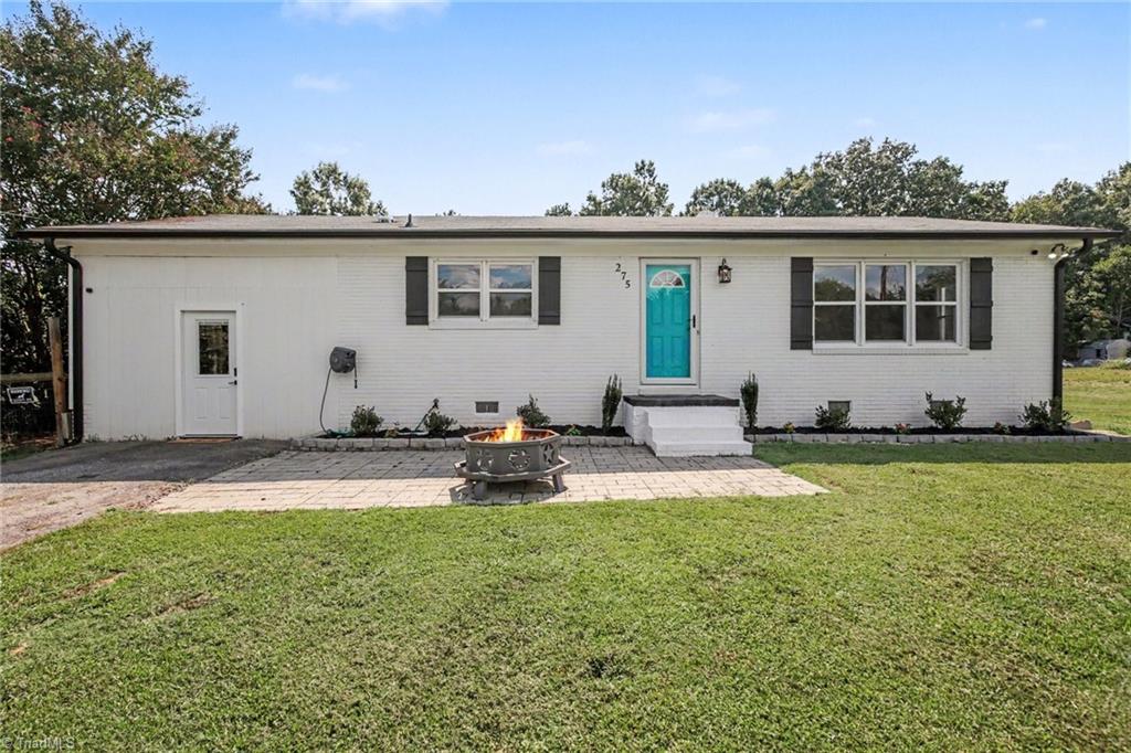 Photo of 275 Brenda Drive, Thomasville, NC 27360 (MLS # 1234968)