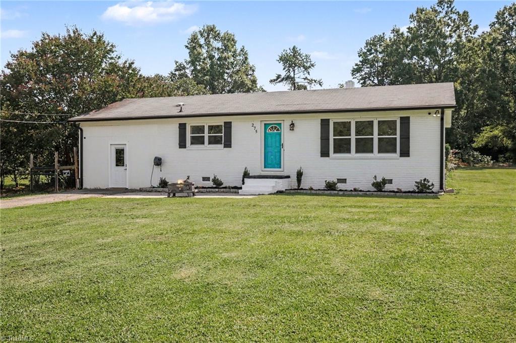 Photo of 275 Brenda Drive, Thomasville, NC 27360 (MLS # 1234968)