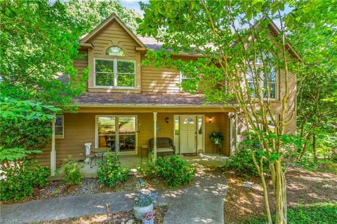 Homes For Sale - 9412 Horse Creek Run<br/> Kernersville, NC 27284