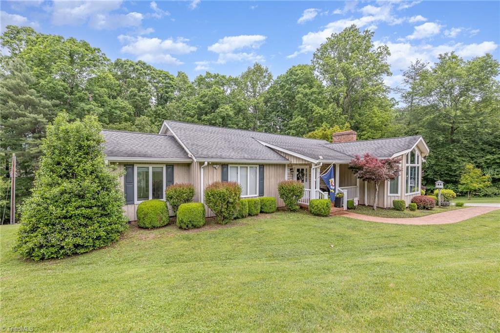 210 Apollo Drive, Mount Airy, North Carolina image 3