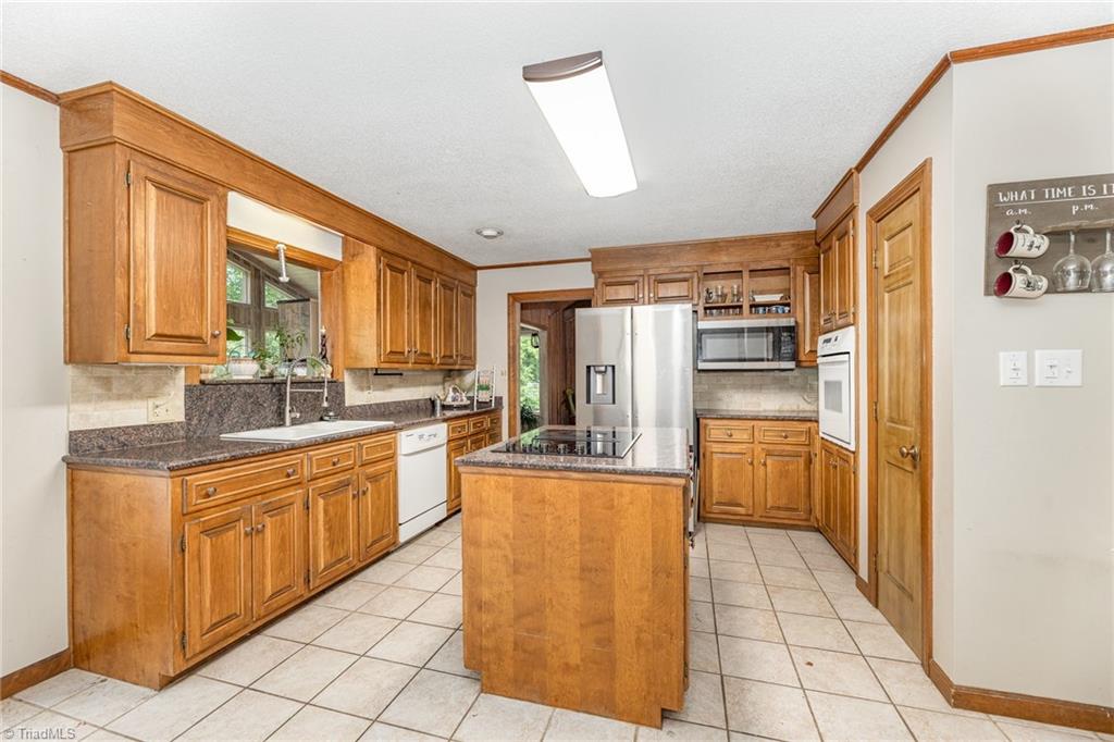 210 Apollo Drive, Mount Airy, North Carolina image 5
