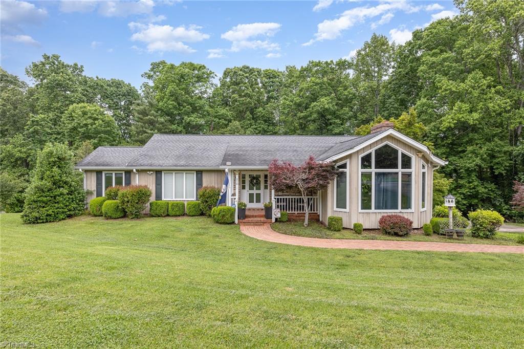 210 Apollo Drive, Mount Airy, North Carolina image 2