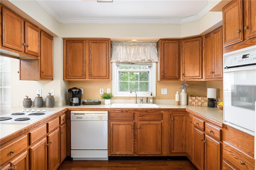 1117 Fairway Drive, Yadkinville, North Carolina image 8