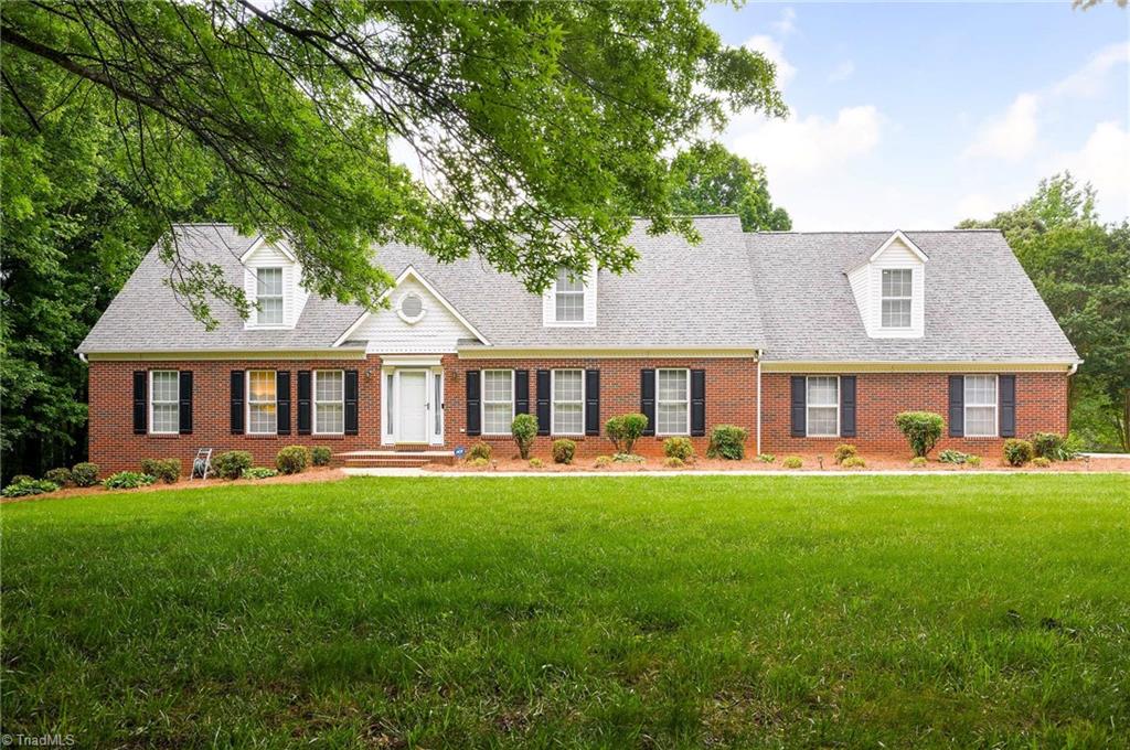 1117 Fairway Drive, Yadkinville, North Carolina image 1