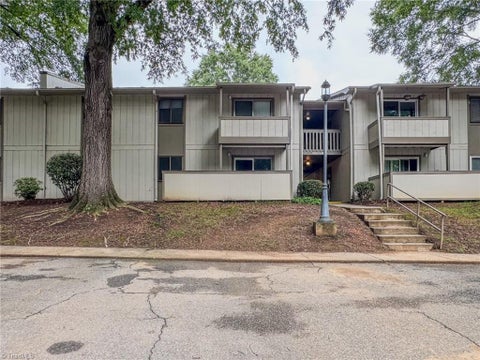 Condo For Sale - 2235 Sunderland Road #98C<br/> Winston-Salem, NC 27103