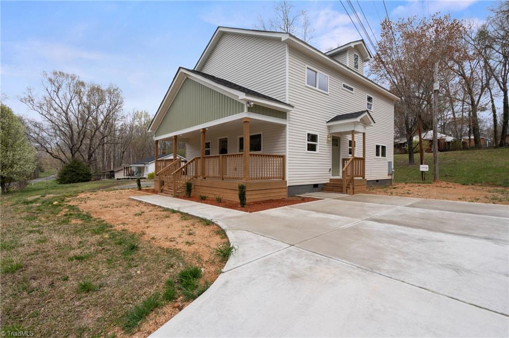 902 N Mountain Street, Cherryville, North Carolina image 2