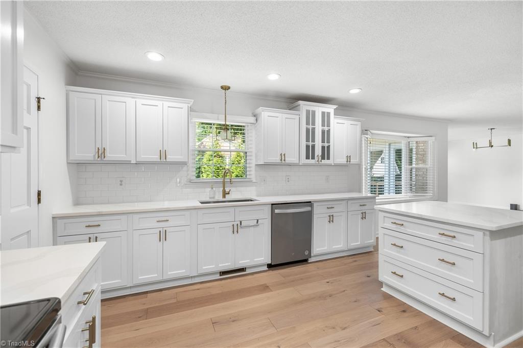 1509 Heathcliff Road