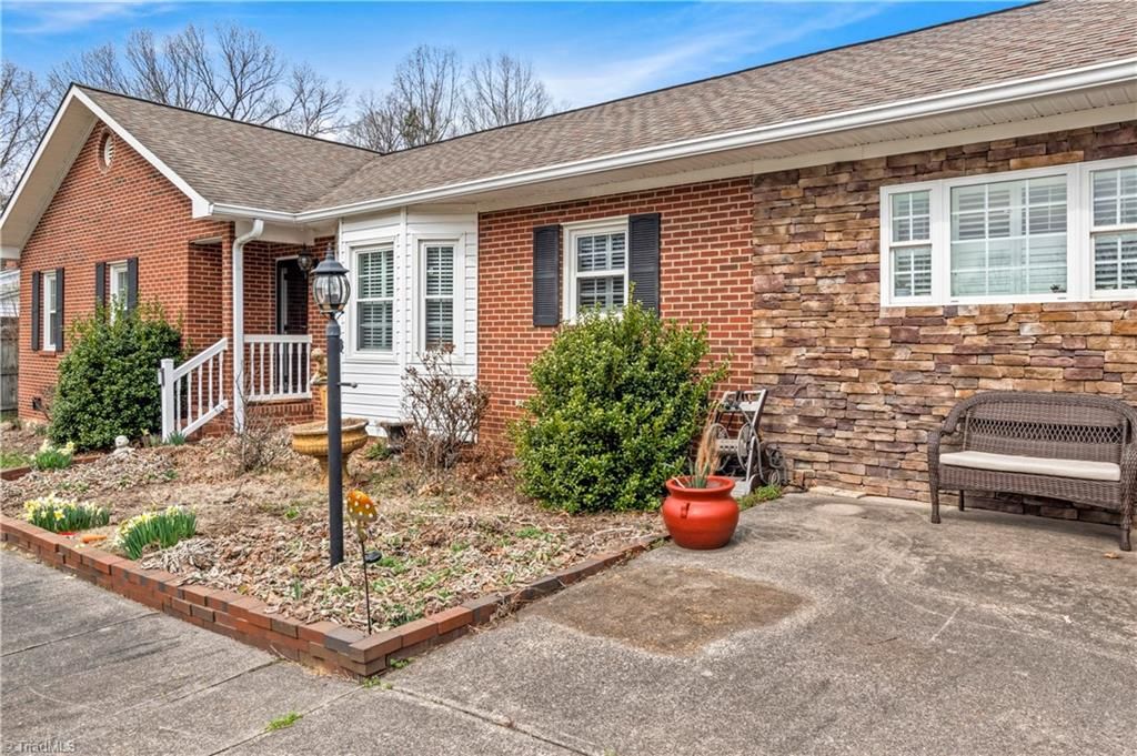 Photo of 140 Sloan Drive, Winston-Salem, NC 27103 (MLS # 1210873)