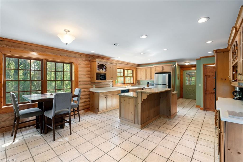 2404 Hunters Ridge Drive, Pleasant Garden, North Carolina image 11