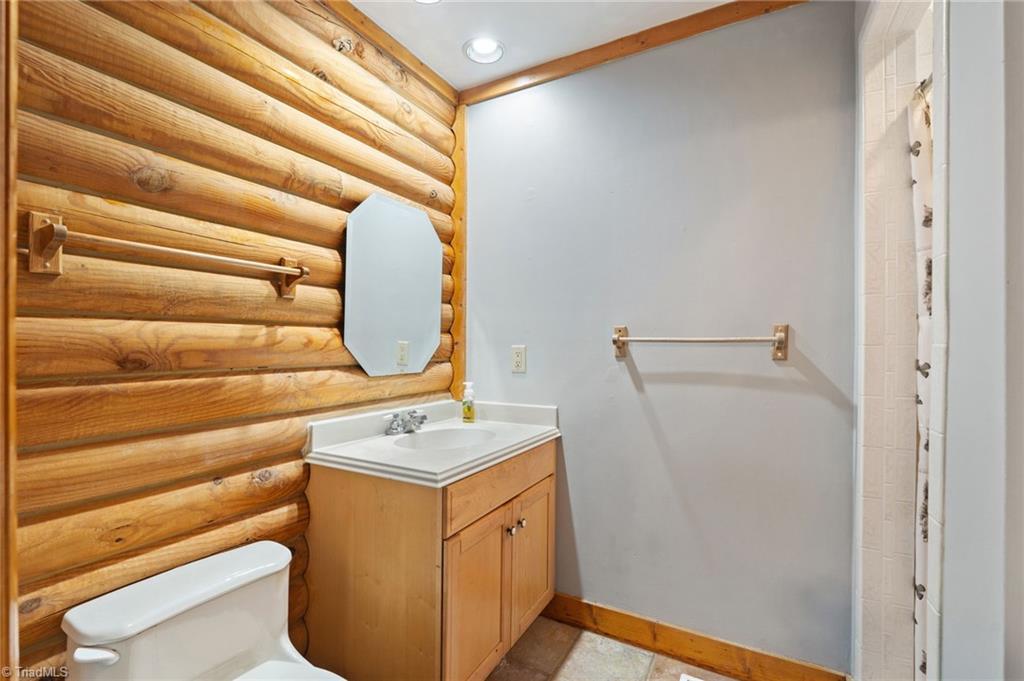 2404 Hunters Ridge Drive, Pleasant Garden, North Carolina image 22