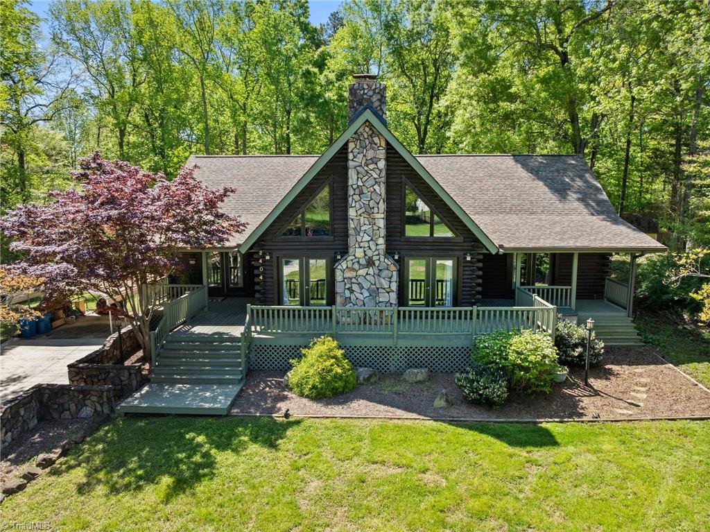 2404 Hunters Ridge Drive, Pleasant Garden, North Carolina image 1