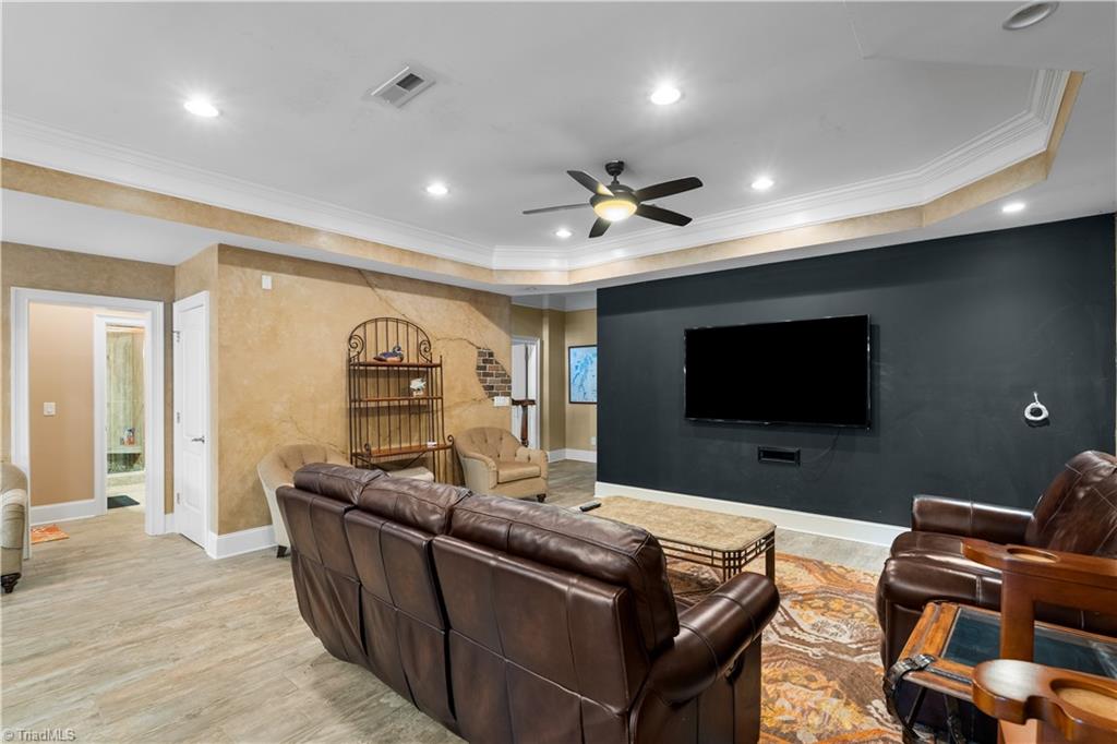 344 Lake Point Lane, Belews Creek, North Carolina image 32