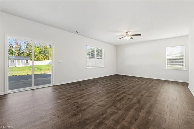 152 Crestview Lane, photo 3 of 34