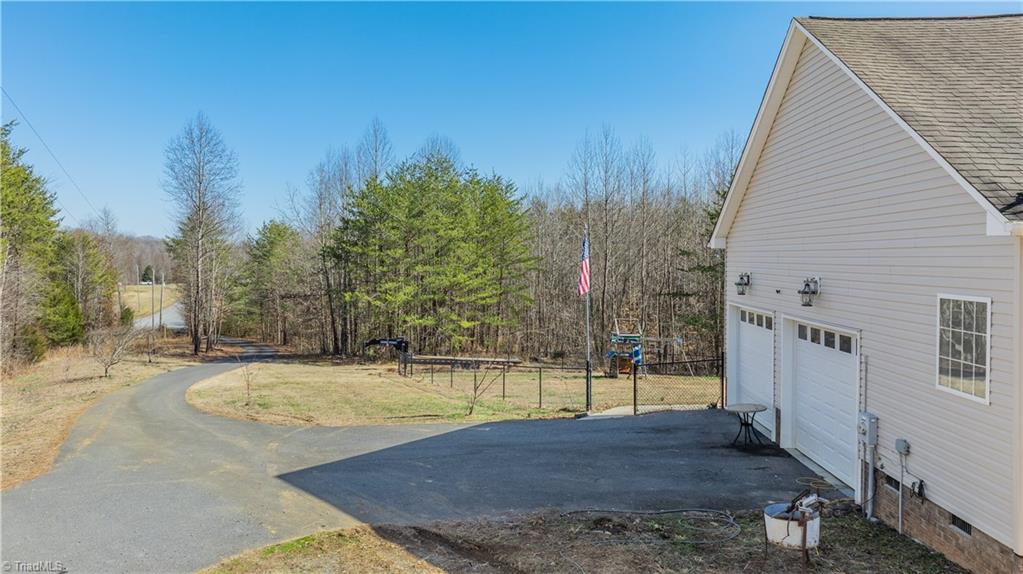 4576 Emerald Drive, Liberty, North Carolina image 21