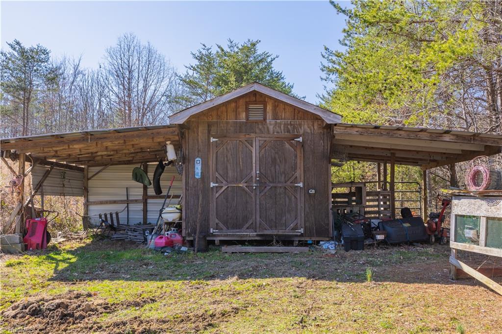 4576 Emerald Drive, Liberty, North Carolina image 25
