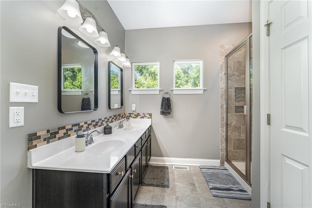 817 Jefferson Road, Greensboro, North Carolina image 20