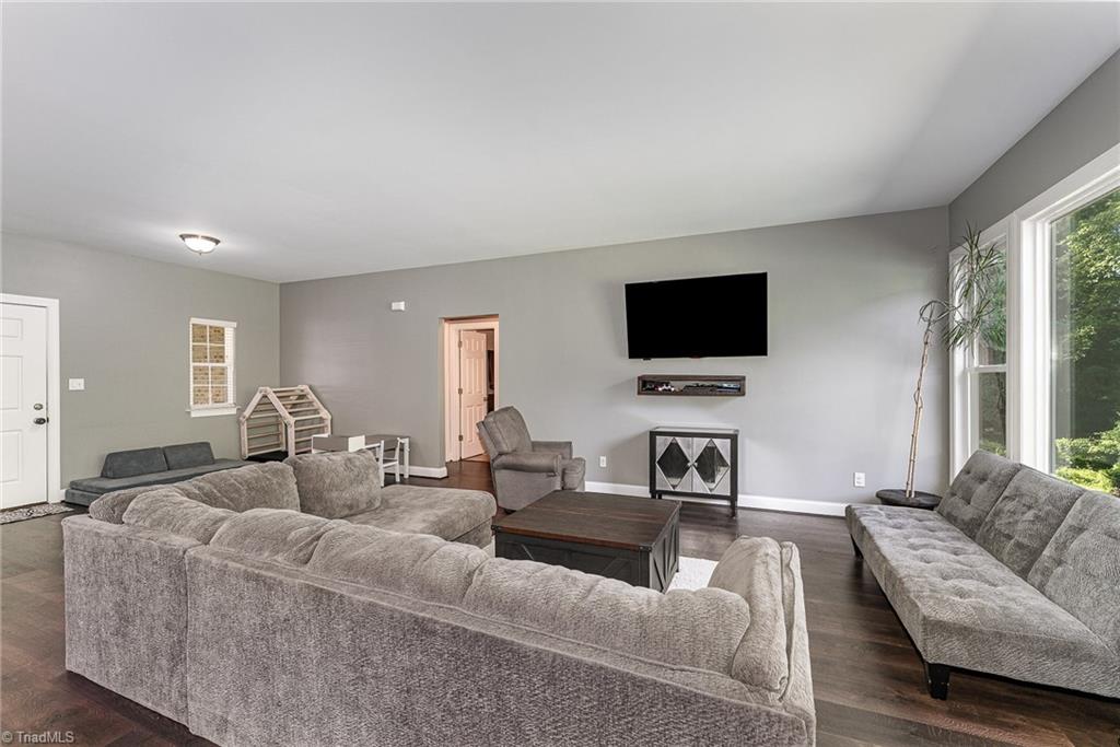 817 Jefferson Road, Greensboro, North Carolina image 8