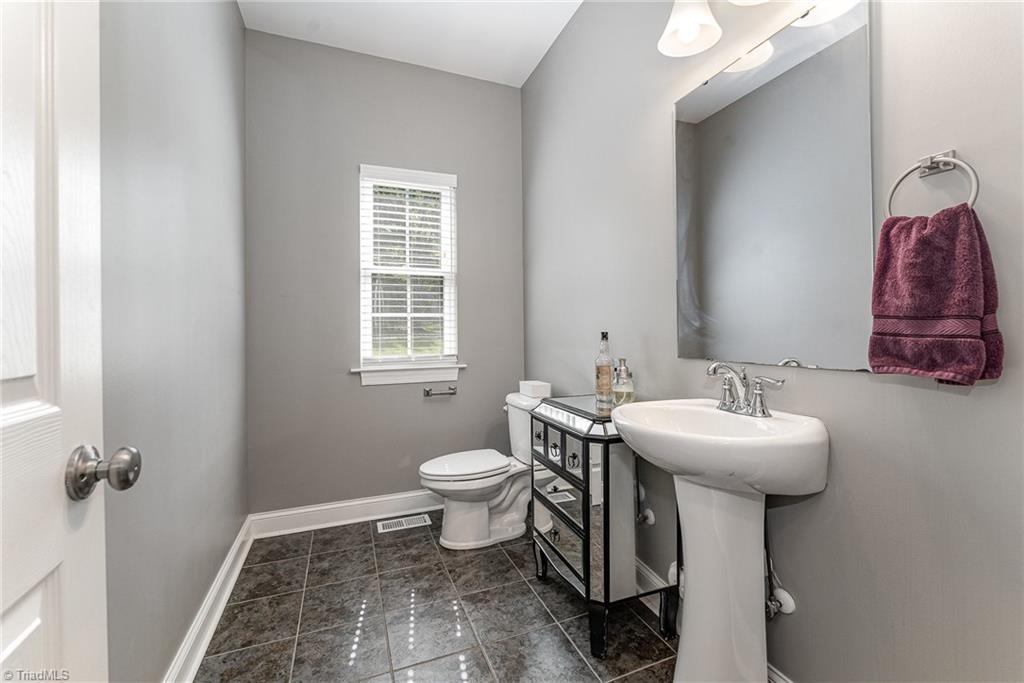 817 Jefferson Road, Greensboro, North Carolina image 16