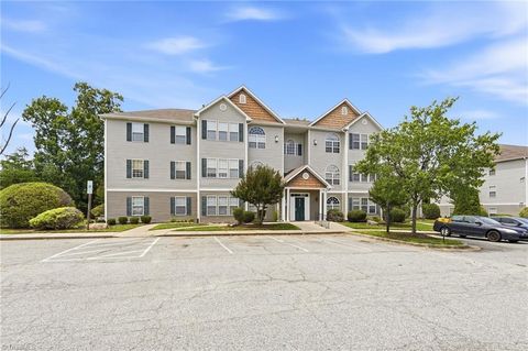 Condo For Sale - 6117 Hedgecock Circle #2D<br/> High Point, NC 27265