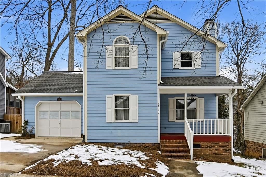 Photo of 2007 Carlisle Way, High Point, NC 27262 (MLS # 1208376)