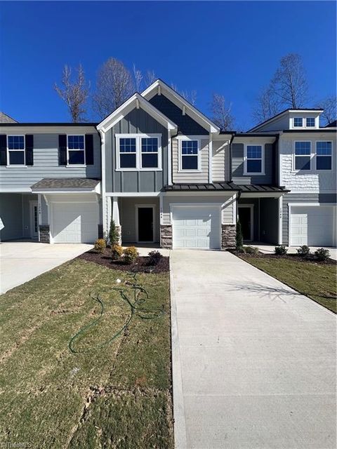 Townhouse For Sale - 1244 Hammond Drive<br/> Mebane, NC 27302
