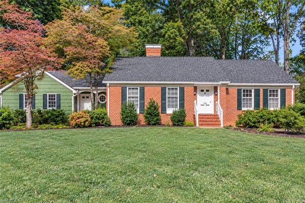 1236 HUNTINGDON RD, WINSTON SALEM, NC 27104 - Image f21dbd48b8d0a510ebdbfdf7f5ddaec9/1989100750