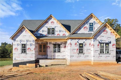 3973 Valley View Circle Clemmons NC 27012