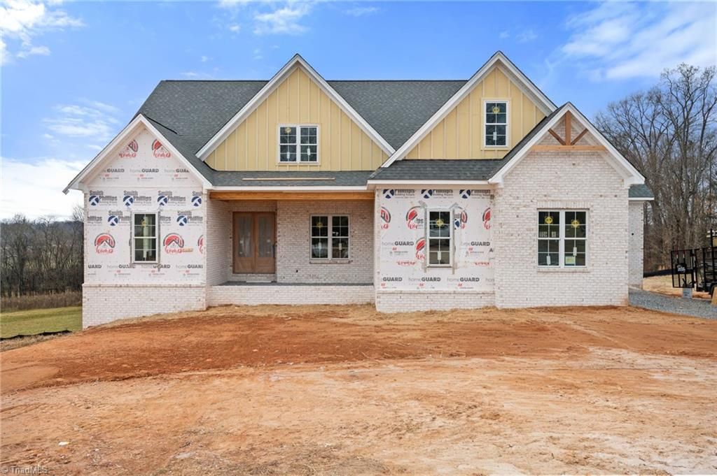 Photo of 3973 Valley View Circle, Clemmons, NC 27012 (MLS # 1198799)