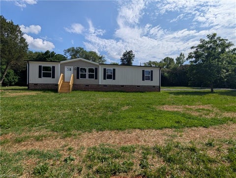 Mobile Home For Sale - 171 Greenwood Street<br/> Lexington, NC 27292