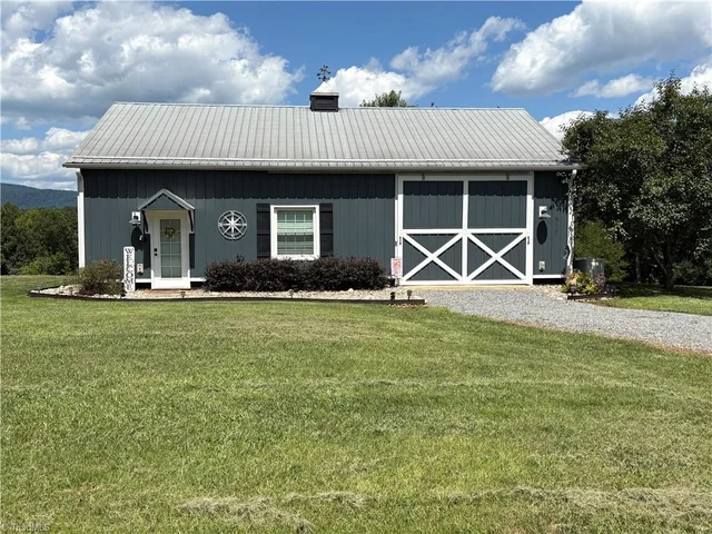 910 Hanks Street, photo 5 of 50