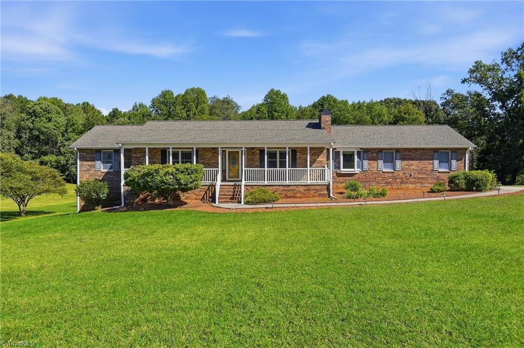 Photo of 2301 Griffith Road, Winston-Salem, NC 27103 (MLS # 1236251)