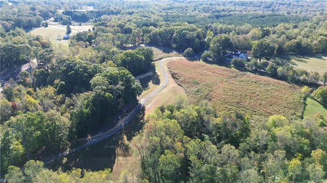 00 Ashley Loop, photo 4 of 14