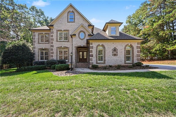 7303 HORSESHOE BEND TRL, SUMMERFIELD, NC 27358 - Image f293ea638678cd300c268df7d834fbd2/2406106636
