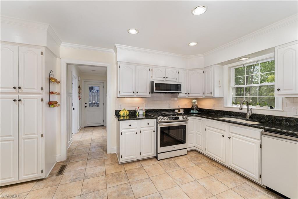 629 Chesham Drive, Kernersville, North Carolina image 17