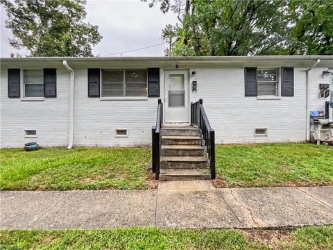 Homes For Rent - 1813 Walker Avenue #B<br/> Guilford County, Greensboro, NC 27403