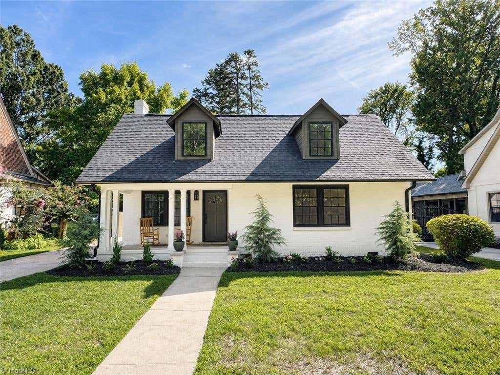 Photo of 813 Arbordale Avenue, High Point, NC 27262 (MLS # 1233034)