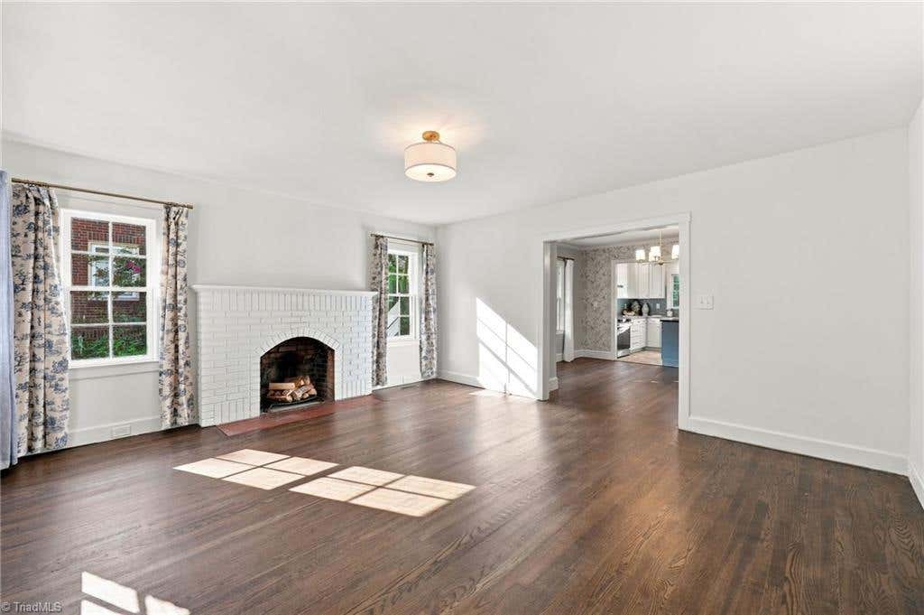 Photo of 813 Arbordale Avenue, High Point, NC 27262 (MLS # 1233034)