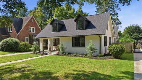 Homes For Sale - 813 Arbordale Avenue<br/> High Point, NC 27262