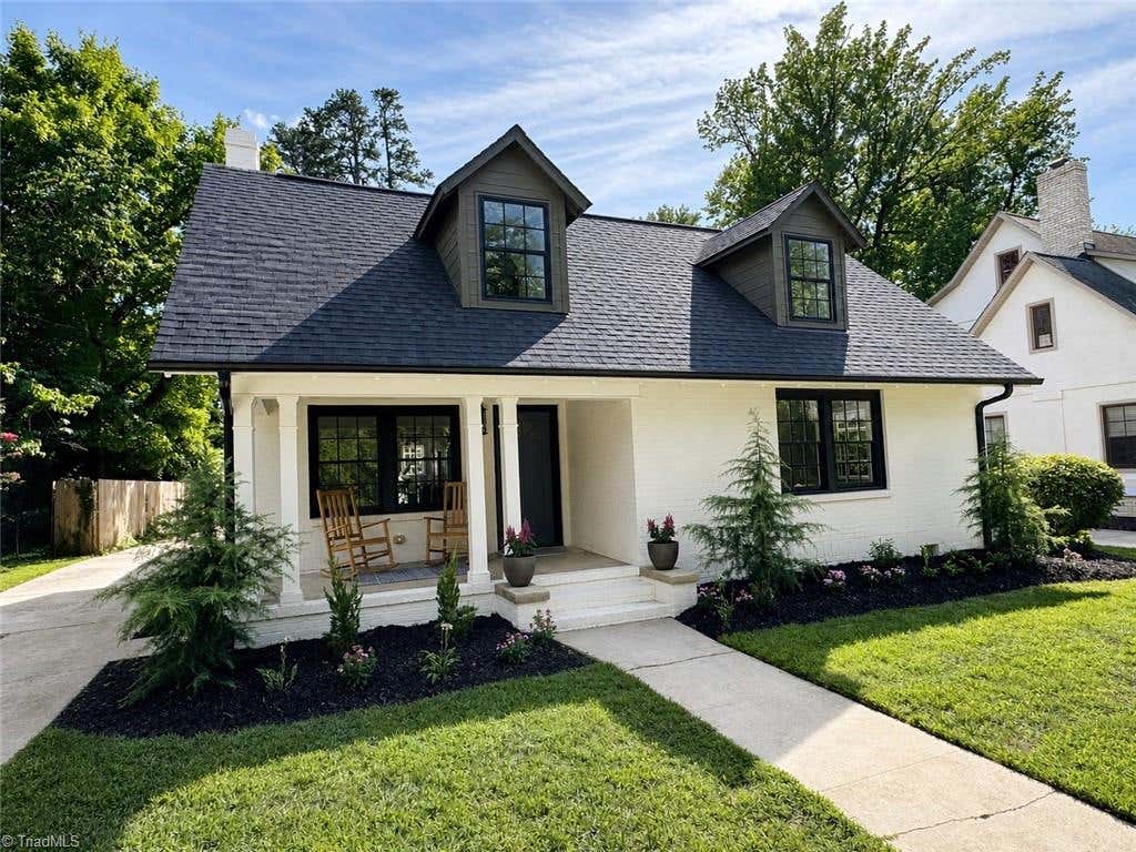 Photo of 813 Arbordale Avenue, High Point, NC 27262 (MLS # 1233034)