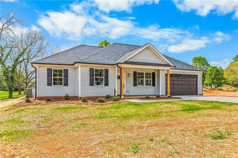 Homes For Sale - 109 Hickory Street<br/> Yadkinville, NC 27055