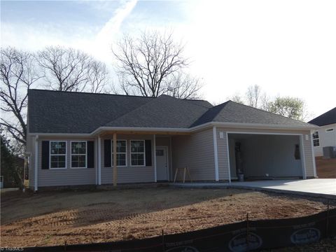 Homes For Sale - 109 Hickory Street<br/> Yadkin County, Yadkinville, NC 27055