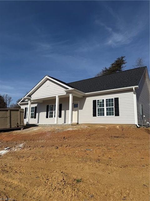 1015 Fairfield Drive Yadkinville NC 27055