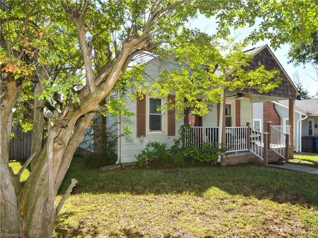 Photo of 1445 Underwood Avenue, Winston-Salem, NC 27105 (MLS # 1236934)