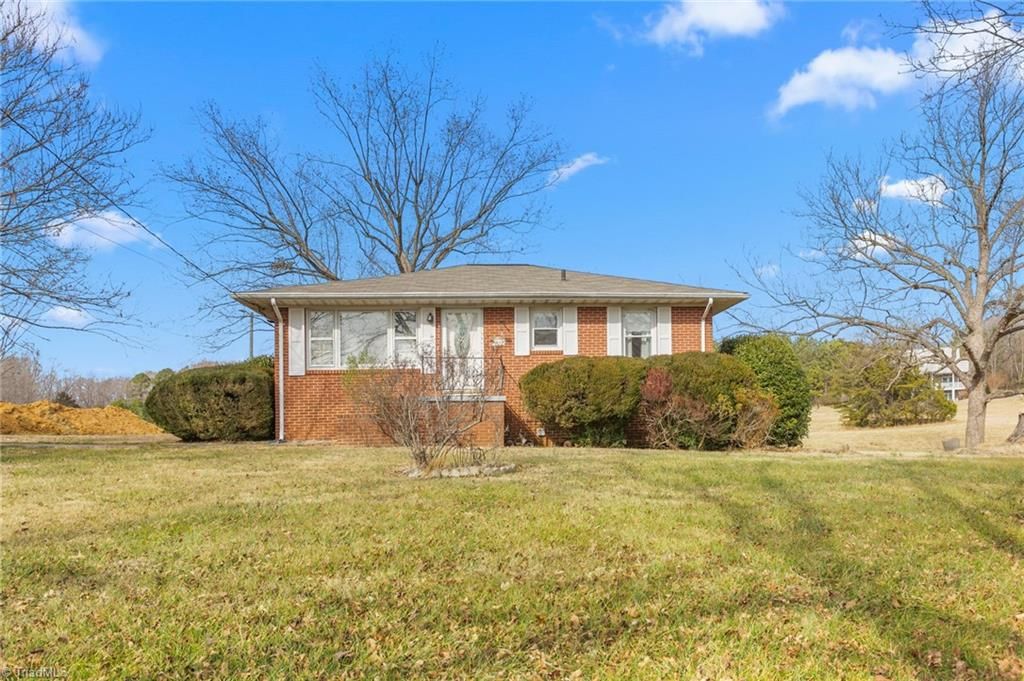 Photo of 1008 W King Street, Hillsborough, NC 27278 (MLS # 1207290)