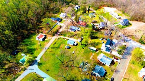 Vacant Land For Sale - 208 Aberdeen Drive<br/> Lexington, NC 27292