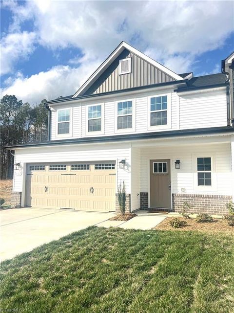Townhouse For Sale - 104 Oakdale Forest Lane<br/> Jamestown, NC 27282