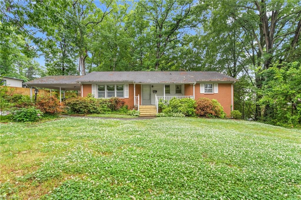 Photo of 215 Trail Eight, Burlington, NC 27215 (MLS # 1219097)