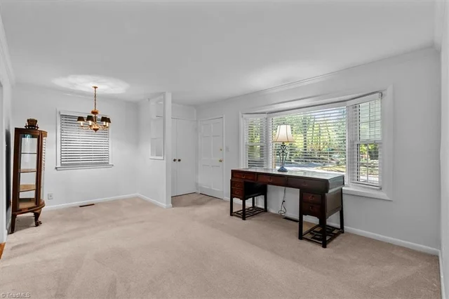 1700 Leslie Road, photo 4 of 20